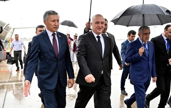 Tajik Parliamentary Delegation Arrives in Bishkek