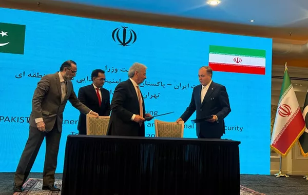 Iran and Pakistan Strike Deal to More Than Double Agricultural Trade