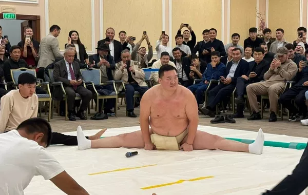 Sumo Legend Wows Fans in Kazakhstan with Rare Masterclass