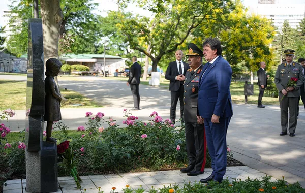 Azerbaijan Defense Minister Arrives in Serbia for Official Talks