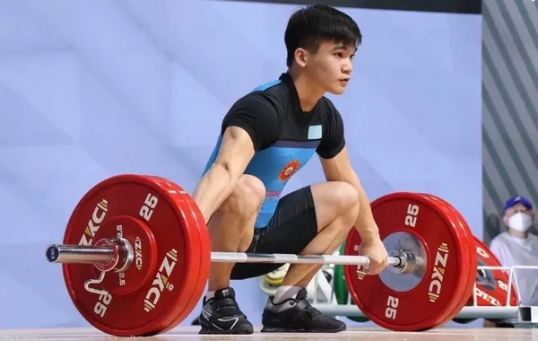 Kazakhstan Wins Five Medals at Weightlifting Championships