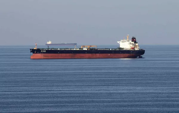 Limited Vessel Transit in Strait of Hormuz as Geopolitical Uncertainty Lingers