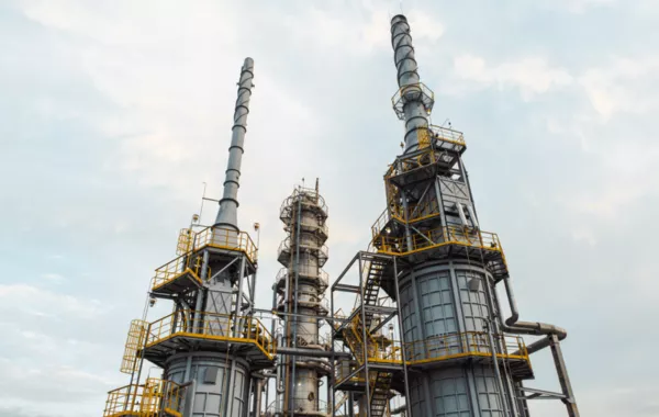 Drone Strikes Spark Refinery Fire in Russia's Krasnodar - VIDEO