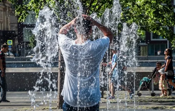 Record-Breaking Heat in Iran Triggers Closures of State Institutions and Banks