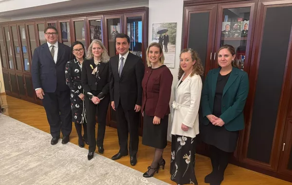 Hikmat Hajiyev, Allison Hooker Discuss Baku-Yerevan Peace Process