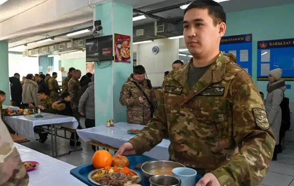 Kazakh Army to Introduce Buffet-Style Meals for Soldiers