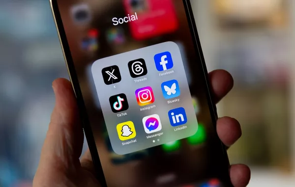 Iran Lifts Ban on Foreign Messaging Apps for Government Agencies