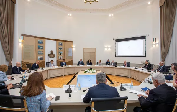 Azerbaijan, Asian Development Bank Discuss Expanding Energy Cooperation
