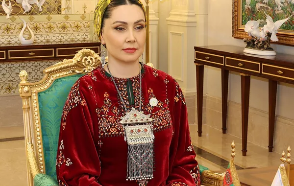 Daughter of Turkmenistan's Halk Maslahaty Chairman Visits Heydar Aliyev Center
