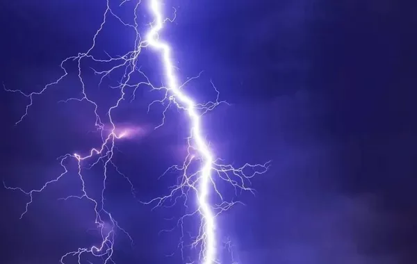 Lightning Strike Kills 19-Year-Old in Kazakhstan’s Aktobe