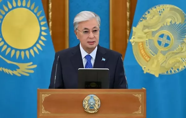 President Tokayev Hails Oil and Gas Sector as Backbone of Kazakhstan’s Economy