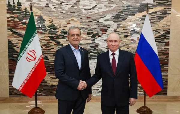 Putin, Pezeshkian Set to Meet in Turkmenistan