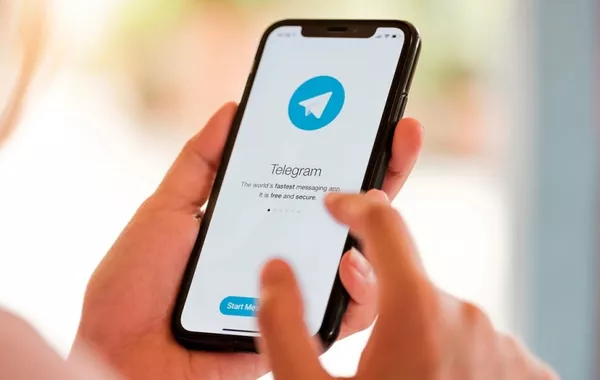 Scammers Target Uzbek Users With “Best Parent” Polls