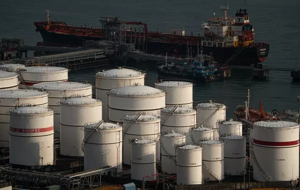Oil Prices Sink on Iran Talk Optimism