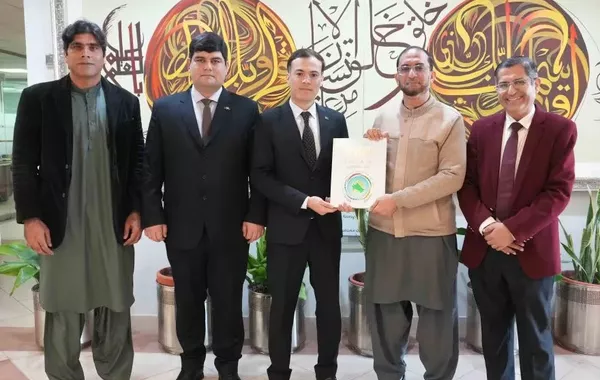 Turkmen Embassy Promotes Peace, Donates Books in Pakistan