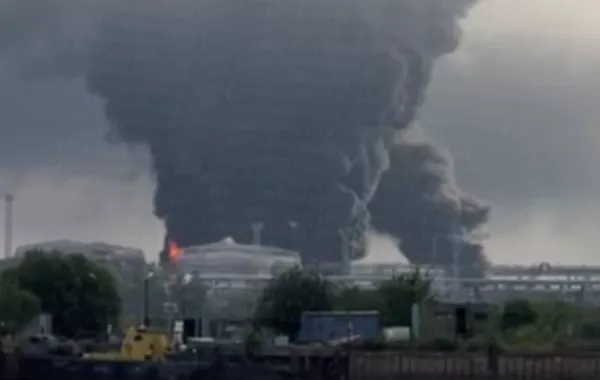 Mass Drone Attack Near Russia’s Ust-Luga Oil Hub Triggers Port Fire