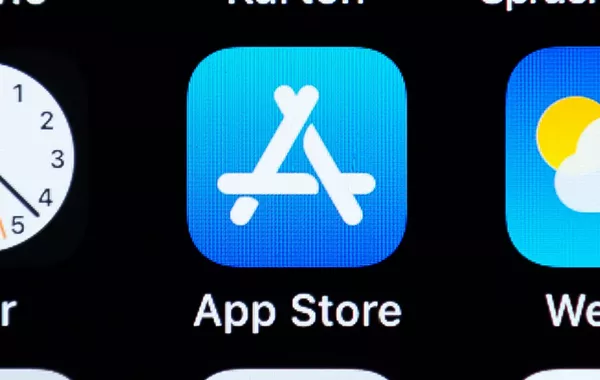 Apple Removes Record Number of Apps in Russia