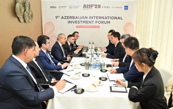 Azerbaijan and China Explore Collaboration in Green Energy, Infrastructure, and Industry