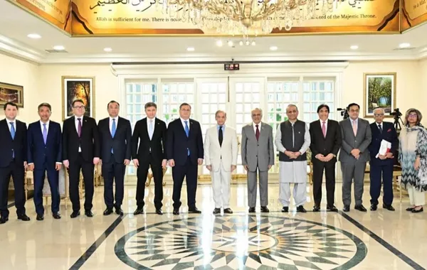 Kazakhstan, Pakistan Focus on Political Dialogue and Economic Growth