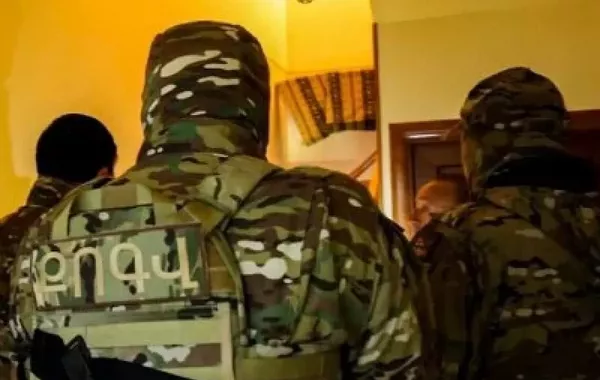 Armenian Police Launch Major Yerevan Raids After Deadly Shooting