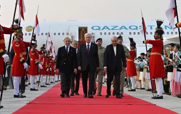 Kazakhstan–Pakistan Ties in Focus as Tokayev Begins State Visit to Islamabad