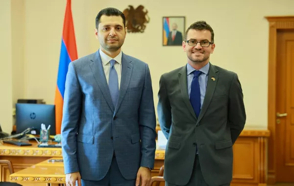 Armenian Environment Minister Meets UK Ambassador to Discuss COP17