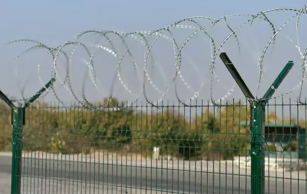 Over 160 km of Kyrgyz-Tajik Border Fenced With Barbed Wire