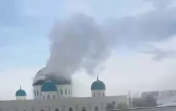 Fire Breaks Out Under Dome of Newly Built Mosque in Uzbekistan