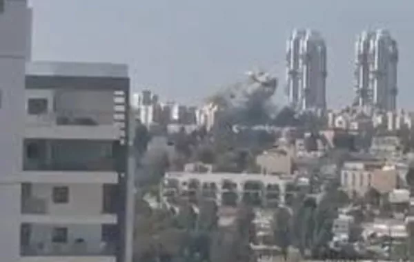 Two Injured in Iranian Missile Strike on Beersheba, Israel – VIDEO