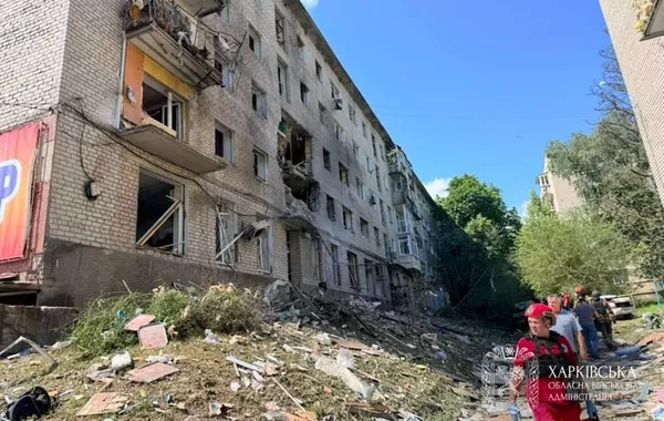 Russian Strike on Kharkiv Suburb Kills Three, Injures 20 at Postal Terminal