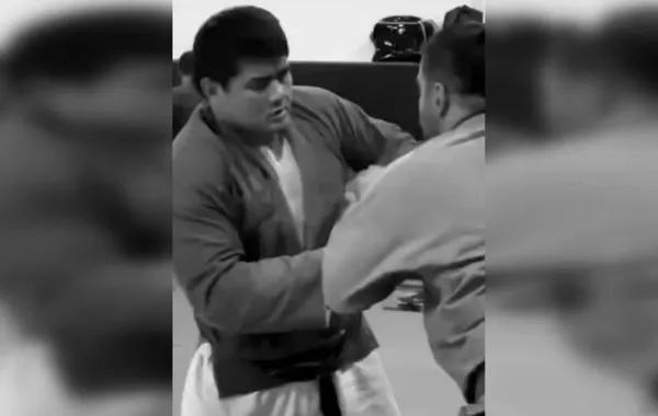 Renowned Uzbek Wrestler Stabbed to Death During Tournament