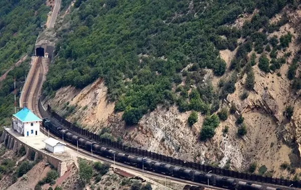 Why the Araz Corridor Is Moving Ahead as Rasht–Astara Lags Behind