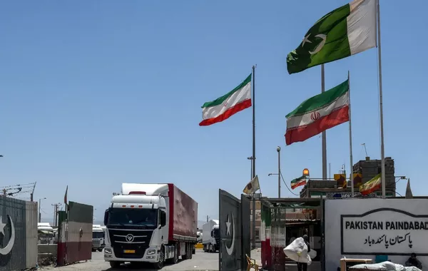 Iran Turns to Pakistan's Land Corridor as US Naval Pressure Disrupts Gulf Trade