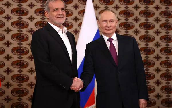 Iranian and Russian Presidents Meet in Ashgabat
