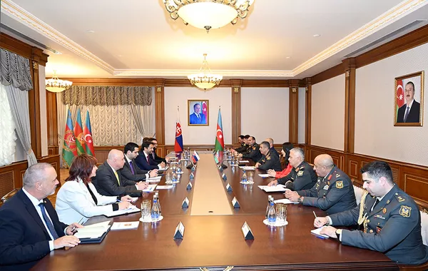 Azerbaijan, Slovakia Discuss Prospects for Military Cooperation
