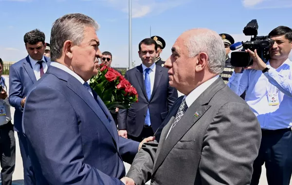 Azerbaijan’s PM Arrives in Uzbekistan for Key Investment Forum