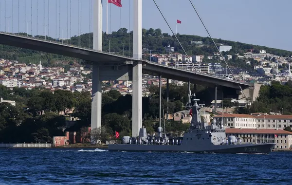 Turkish Navy Dazzles Istanbul in “Teknofest Blue Homeland” Parade