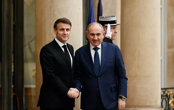 Pashinyan Travels to France for Paris Peace Forum and Meeting with Macron