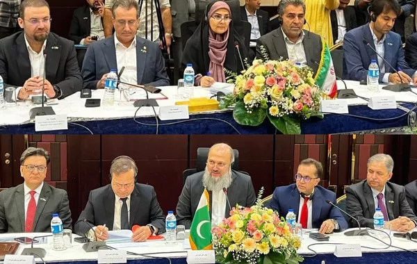 Iran-Pakistan Economic Committee Pledges to Increase Trade to $10B