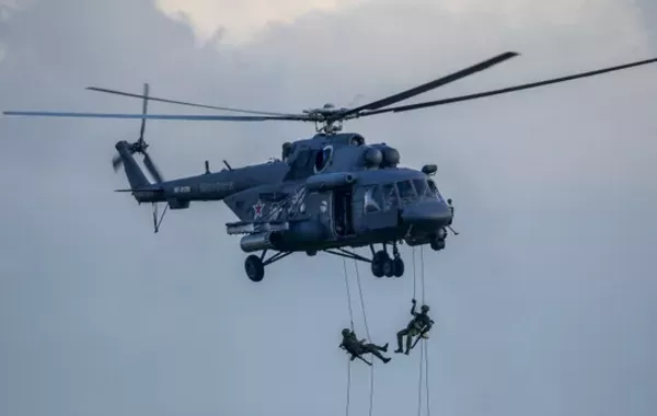 Russian Helicopters Conduct Tactical Landing Drill in Tajikistan During Center-2026