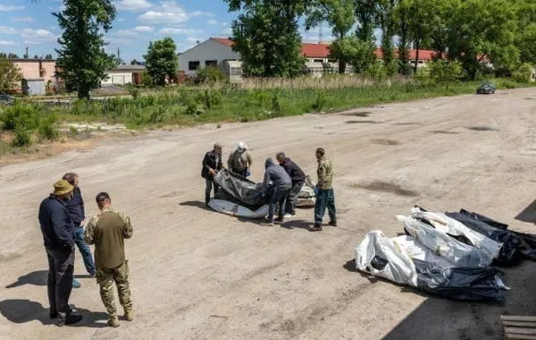 Russia, Ukraine Exchange Fallen Soldiers’ Bodies in Major Humanitarian Operation