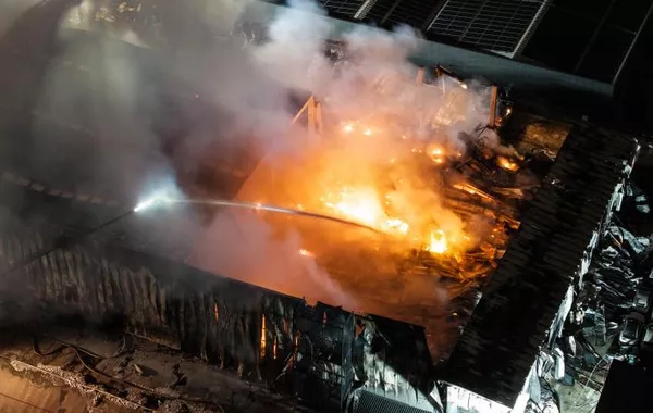 Fire Break Out at Pharmaceutical Factory in Ankara - VIDEO