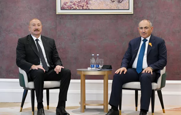 Azerbaijani Leader, Armenian PM Hold Talks in Kyrgyzstan