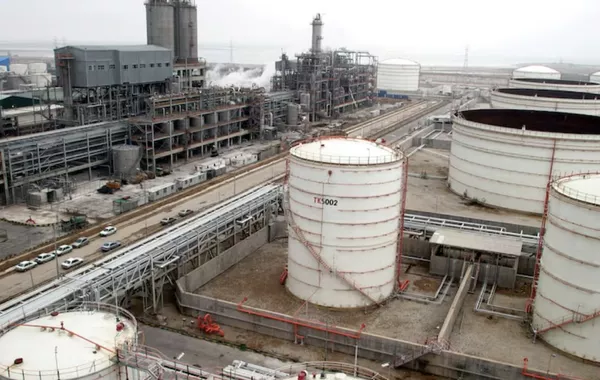 Iran Claims US-Israeli Strikes Target Key Petrochemical Facilities