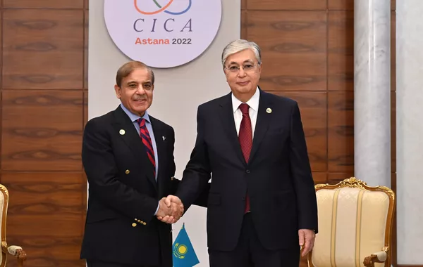 President Tokayev and Prime Minister Sharif Discuss Strengthening Kazakh-Pakistani Cooperation
