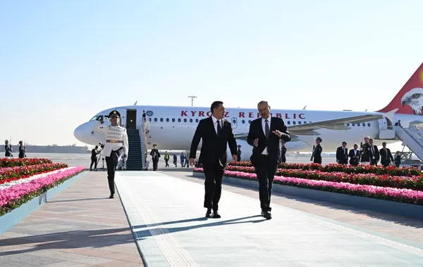 Kyrgyz President Arrives in Uzbekistan for Official Visit