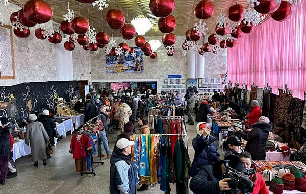 Karakol Winter Fair Brings Crafts to Tourists in Kyrgyzstan