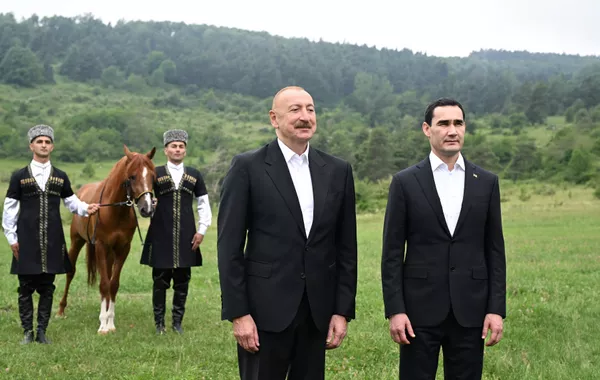 Azerbaijan Gifts Legendary Garabagh Horse to Turkmen Leader
