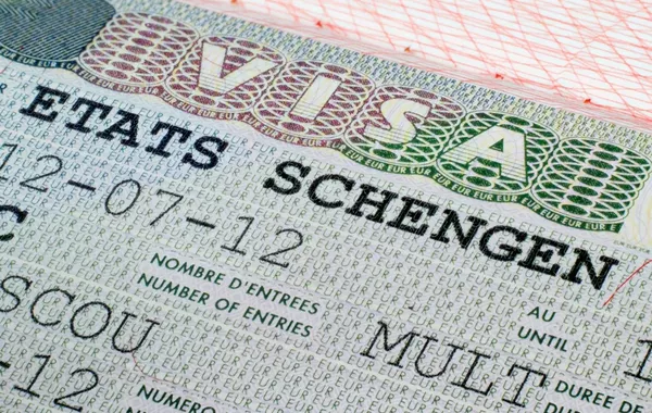 Ireland Challenges Germany’s Plan to Restrict Russian Tourist Visas