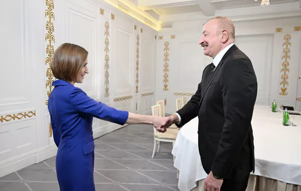 President Ilham Aliyev Holds Meeting with Moldovan President in Copenhagen